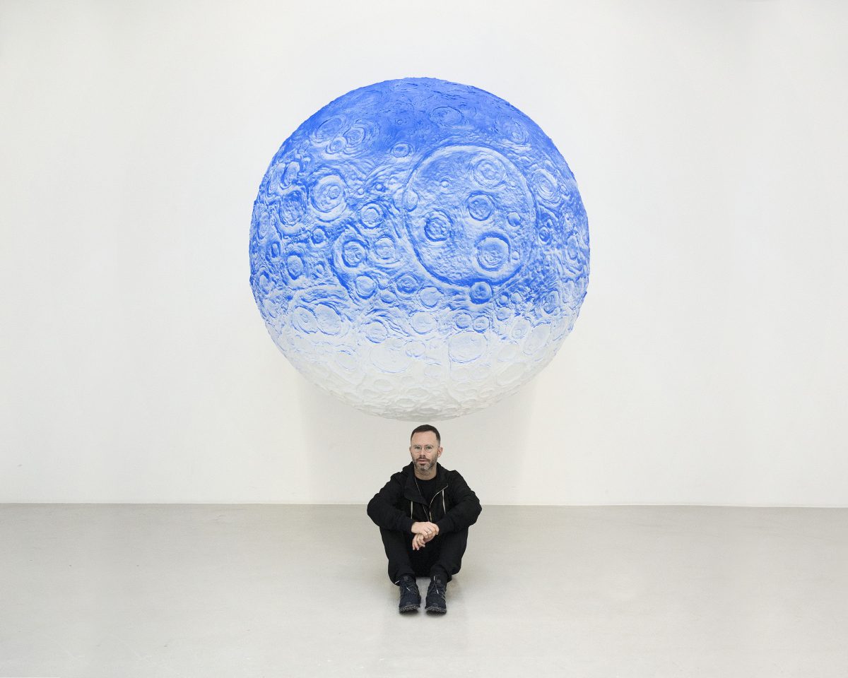 image représentant l'interview Daniel Arsham, artiste