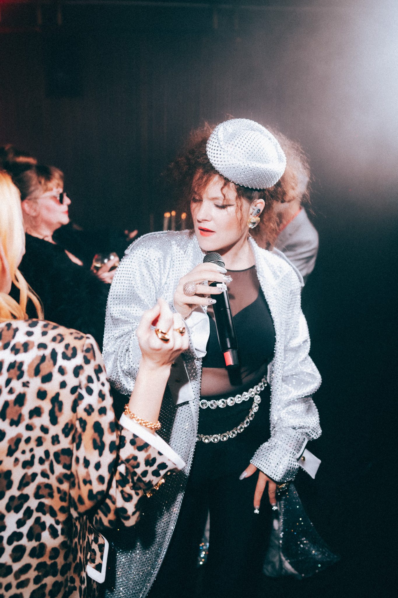  - Rowen Rose ouvre son club le temps d’une nuit pour célébrer « L’état de grâce »