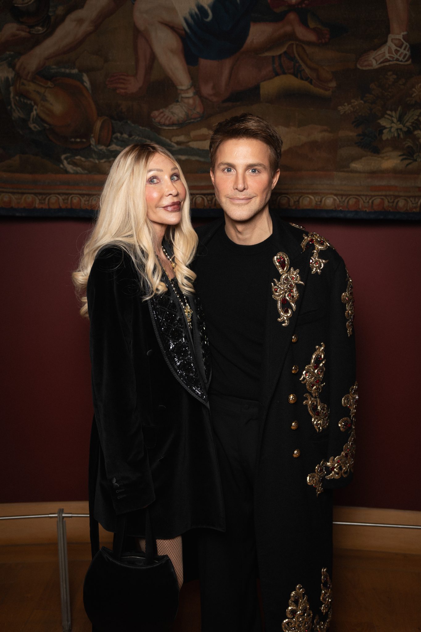  - La mode entre au musée du Louvre