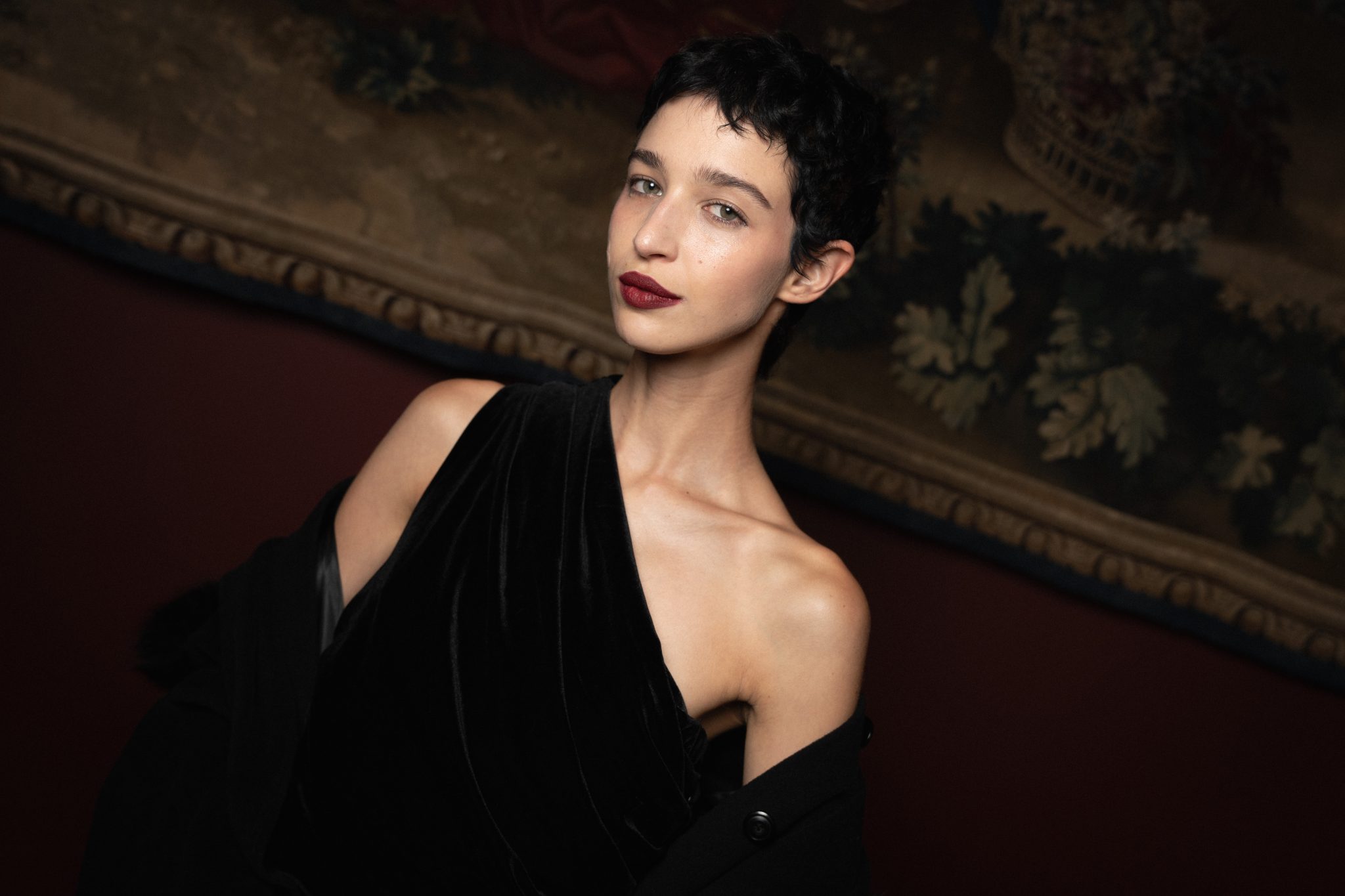  - La mode entre au musée du Louvre