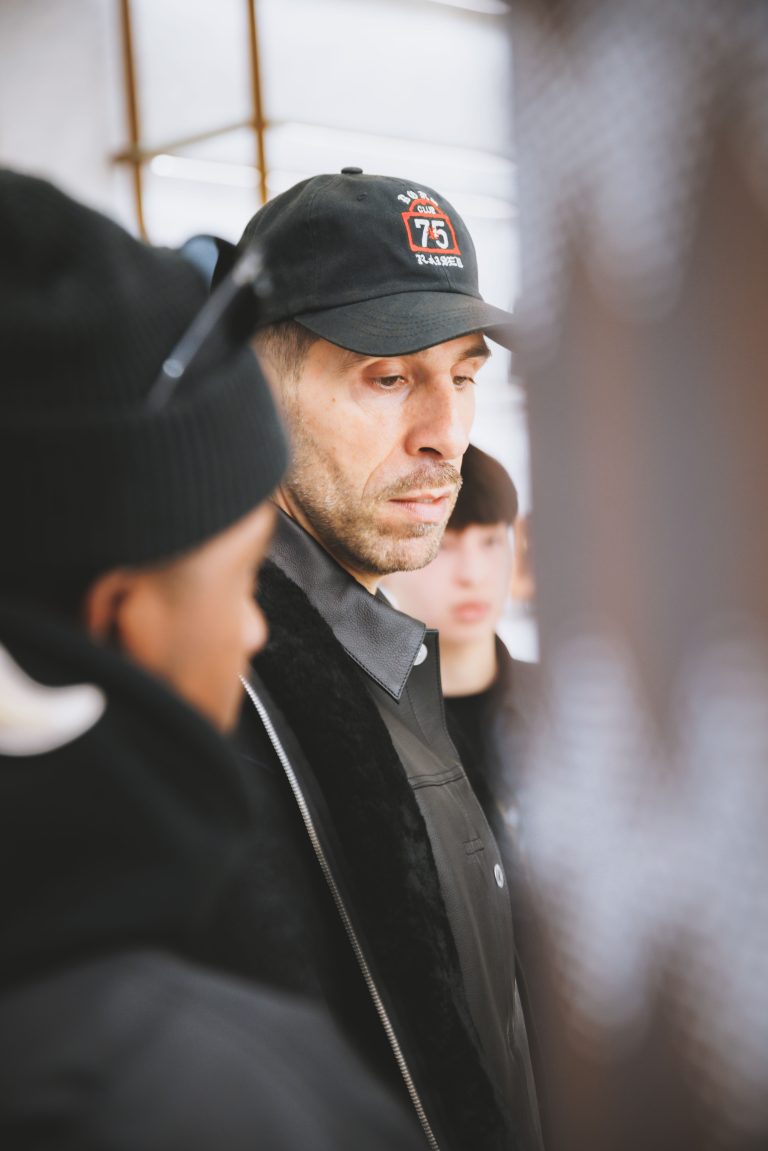  - Michael Dupouy célèbre « ALL GONE 2024 » le temps d’une dédicace chez Au Depart