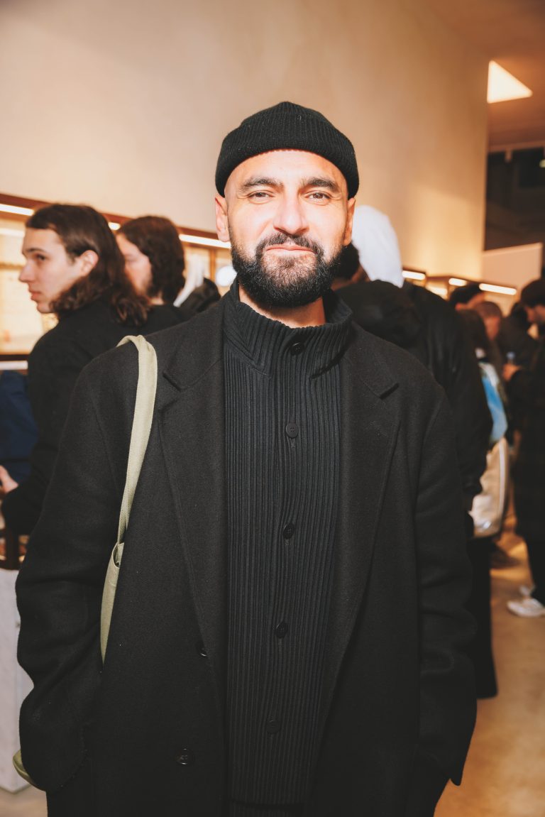  - Michael Dupouy célèbre « ALL GONE 2024 » le temps d’une dédicace chez Au Depart