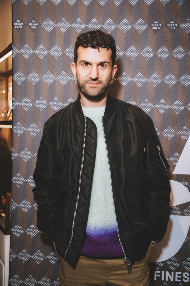  - Michael Dupouy célèbre « ALL GONE 2024 » le temps d’une dédicace chez Au Depart