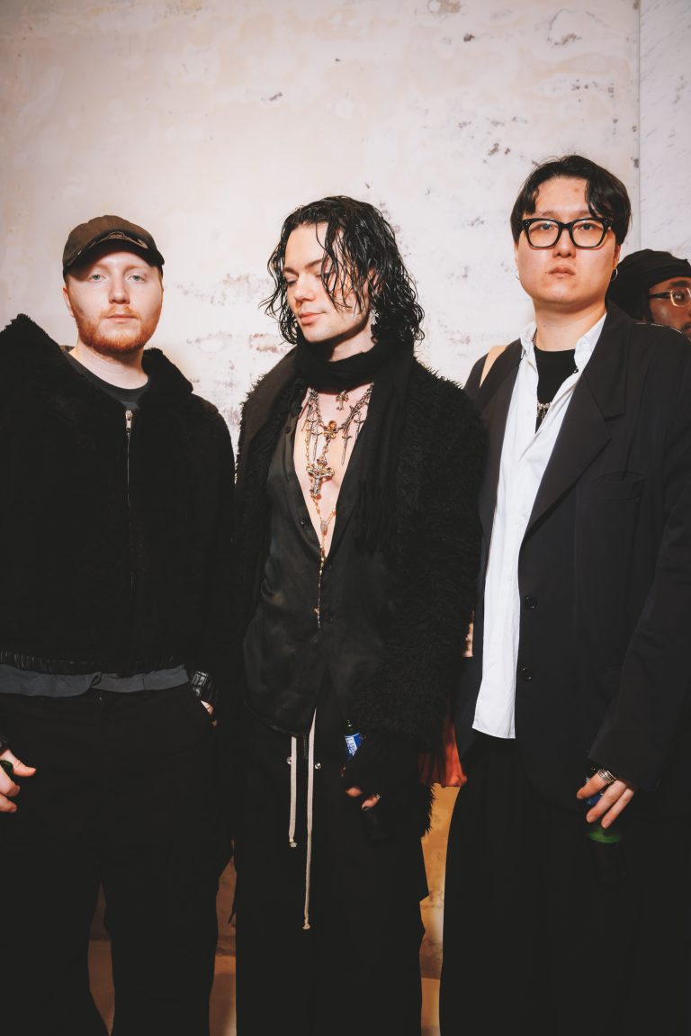  - Michael Dupouy célèbre « ALL GONE 2024 » le temps d’une dédicace chez Au Depart