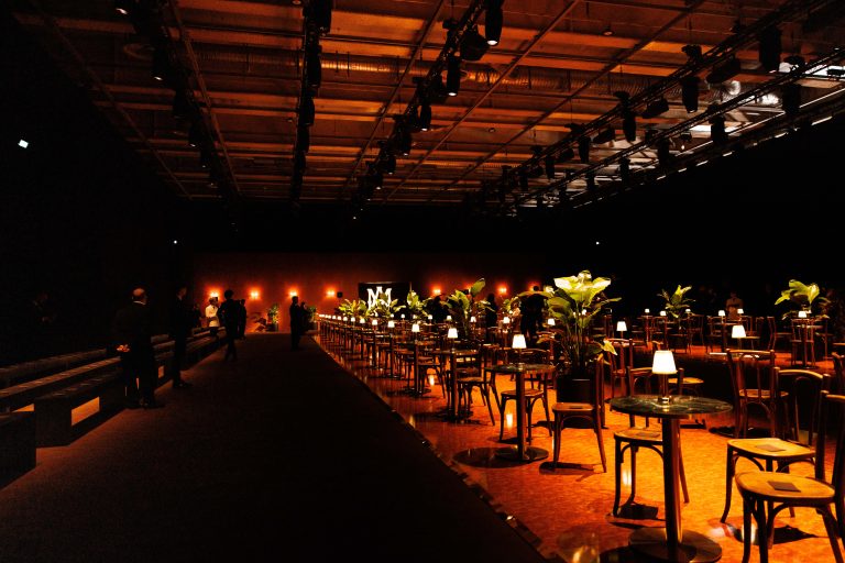 Amiri explore la vie nocturne du Los Angeles des années 70