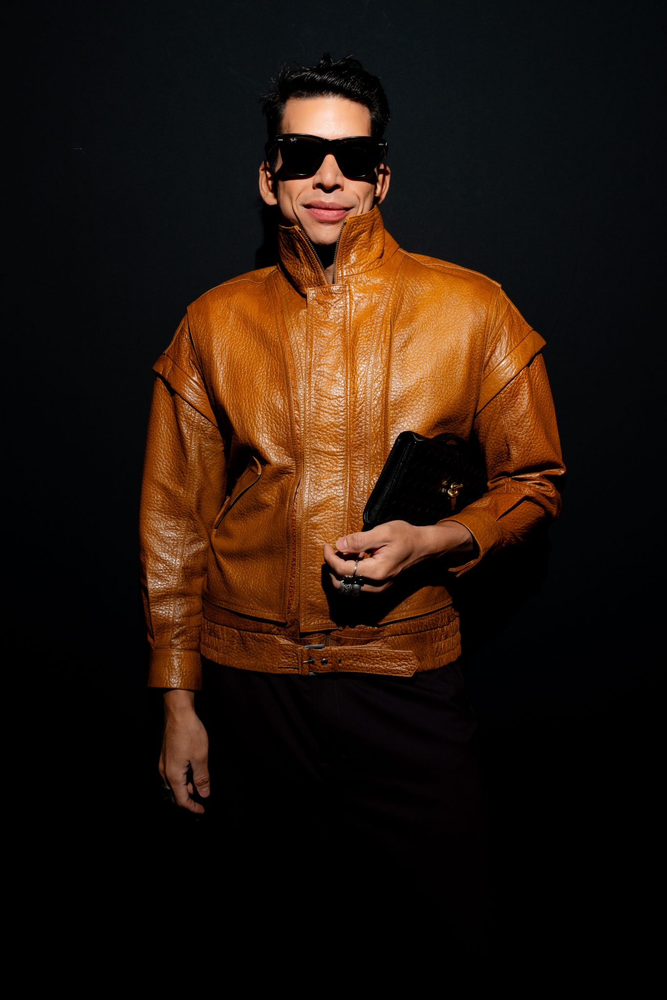  - Gaurav Gupta célèbre la résilience « à travers les flammes »