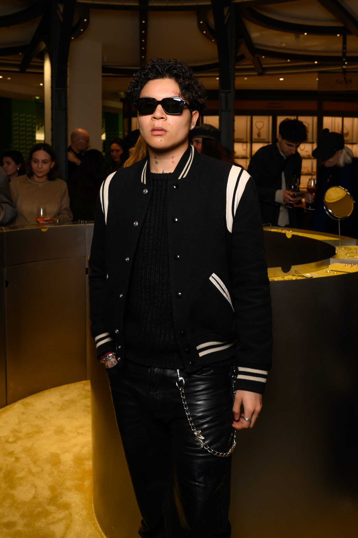  - AVGVST et Young Emperors s’associent le temps d’un Pop-Up signé Crosby Studios