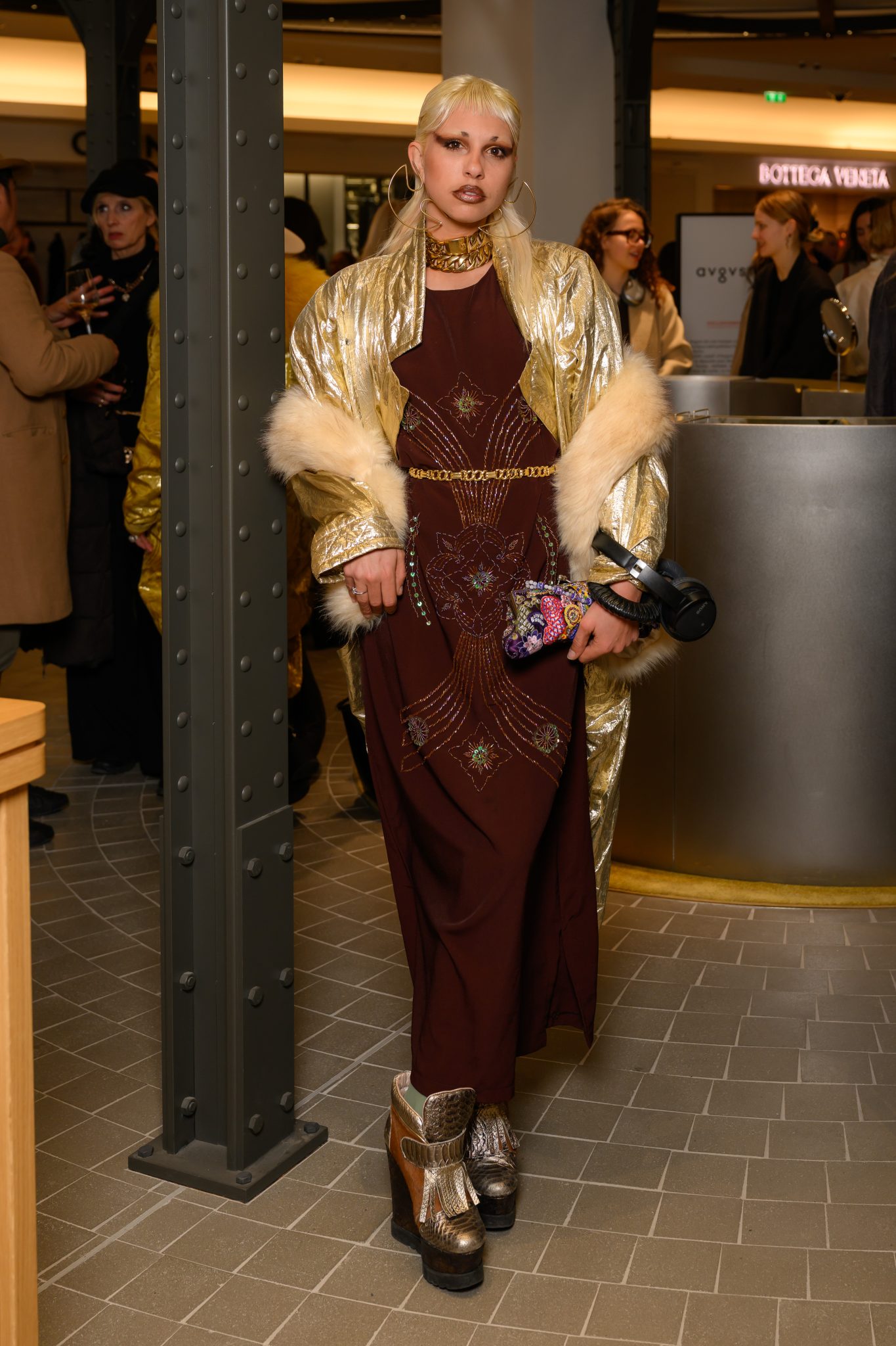  - AVGVST et Young Emperors s’associent le temps d’un Pop-Up signé Crosby Studios