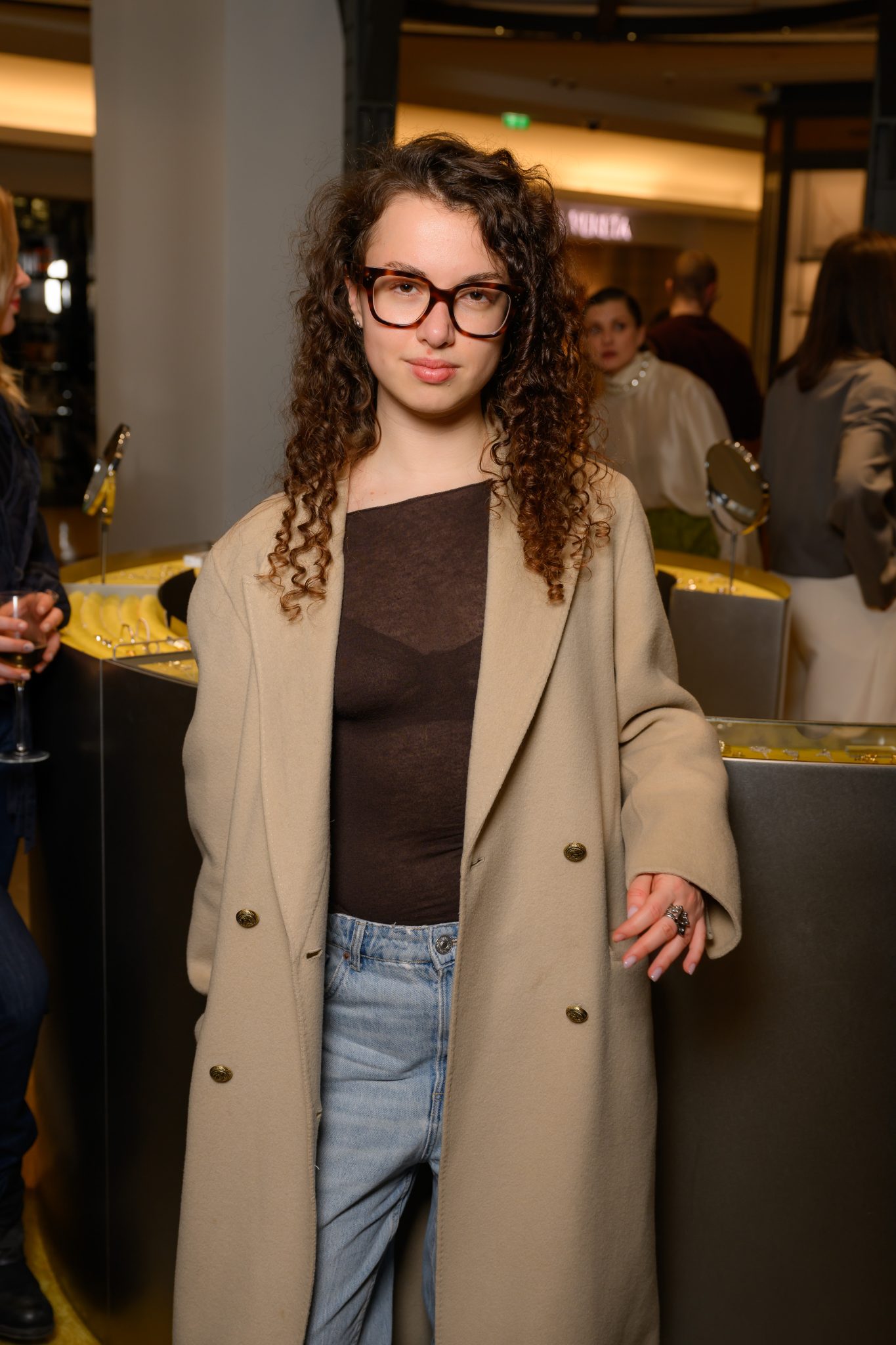  - AVGVST et Young Emperors s’associent le temps d’un Pop-Up signé Crosby Studios