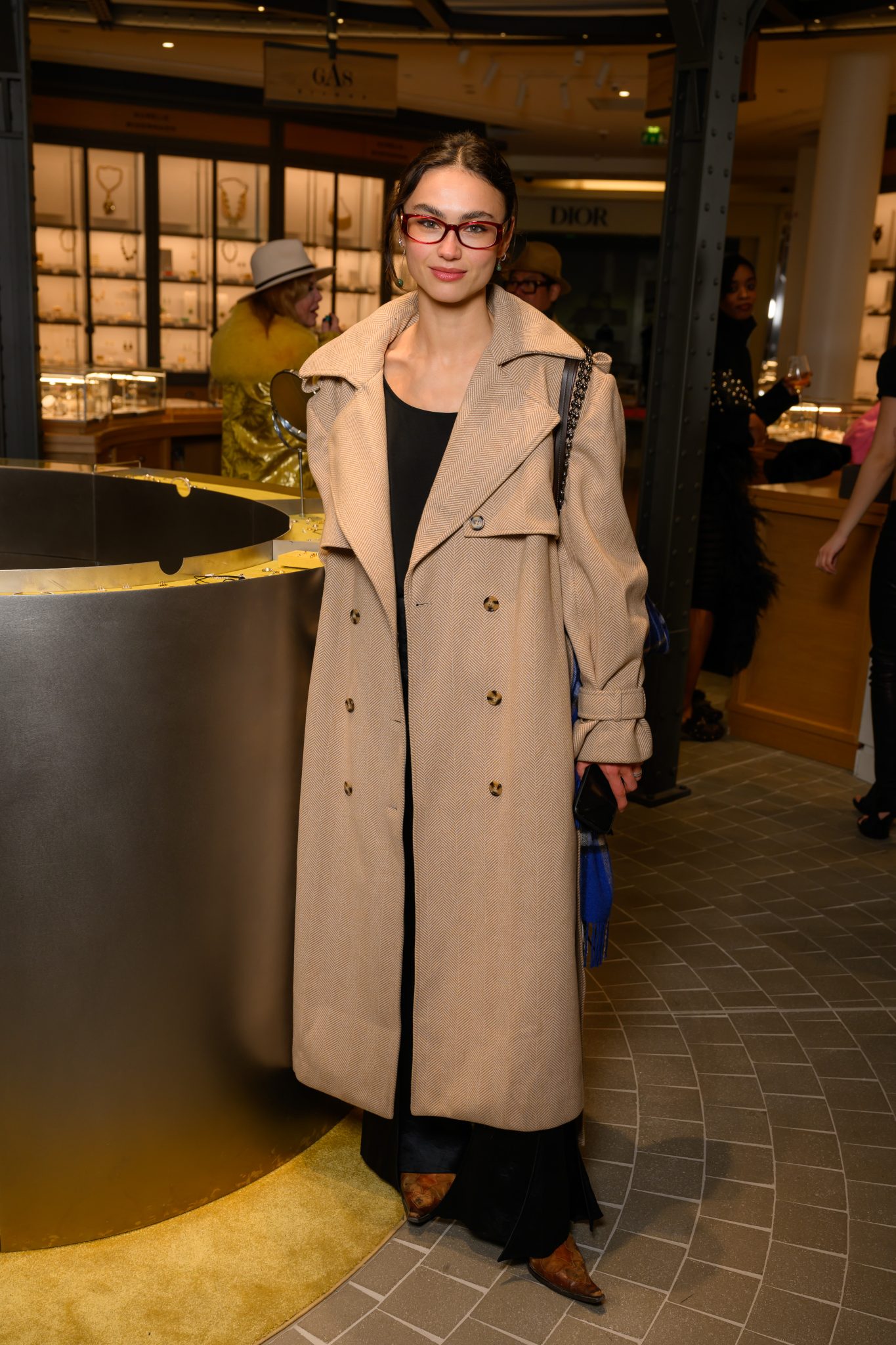  - AVGVST et Young Emperors s’associent le temps d’un Pop-Up signé Crosby Studios