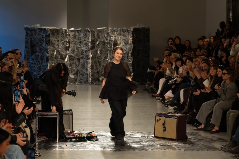  - “Untitled Flowers”, un avant-goût du printemps signé Cecilie Bahnsen