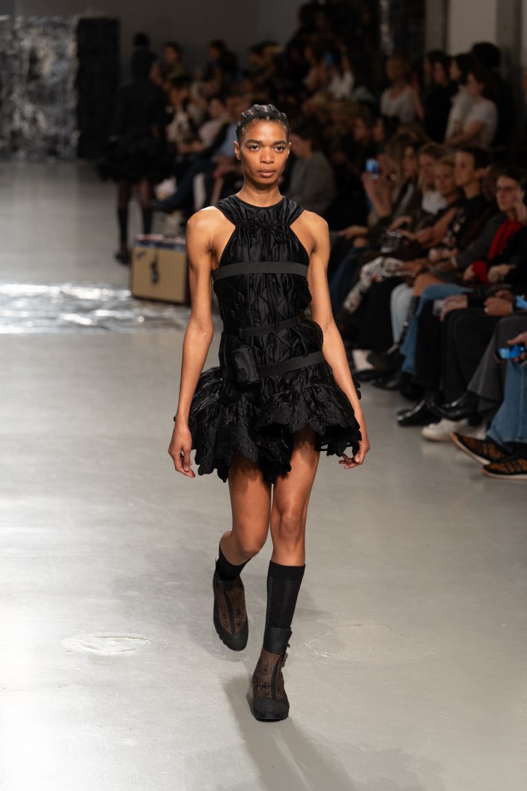 “Untitled Flowers”, un avant-goût du printemps signé Cecilie Bahnsen