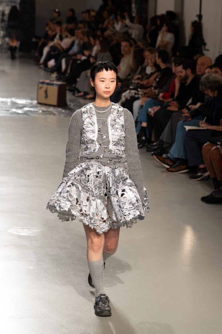 “Untitled Flowers”, un avant-goût du printemps signé Cecilie Bahnsen