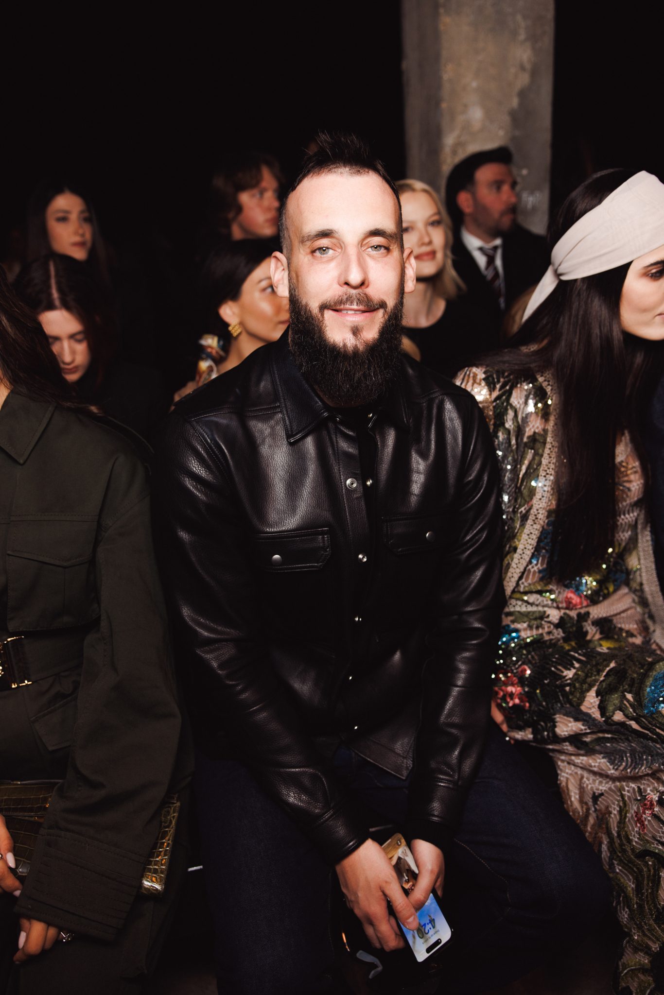  - Elie Saab FW 25/26 : une sophistication mondaine et alpine