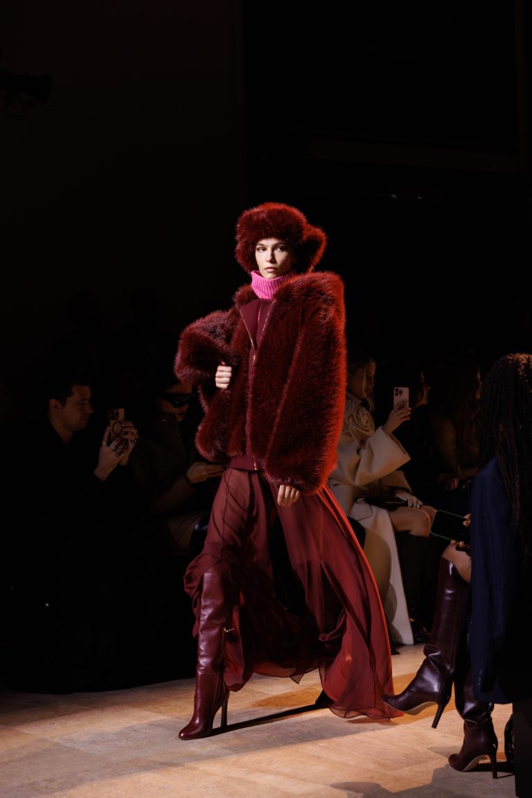 Elie Saab FW 25/26: High-Altitude Sophistication