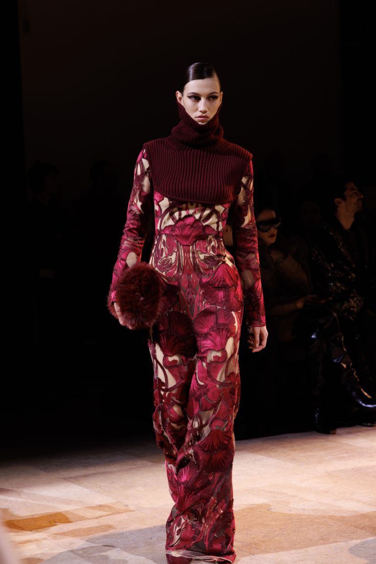 Elie Saab FW 25/26: High-Altitude Sophistication