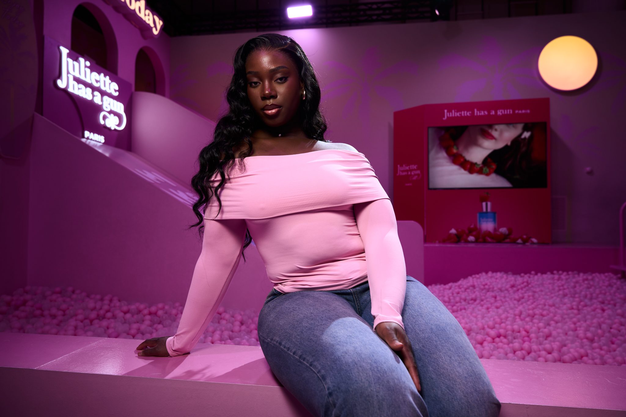  - Juliette has a gun Takes Over the Carrousel du Louvre with Miami Shake