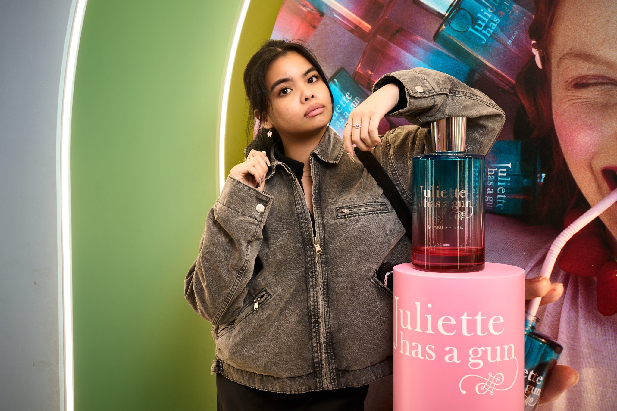  - Miami Shake, le nouveau parfum de la maison Juliette has a gun s’empare du Carrousel du Louvre !