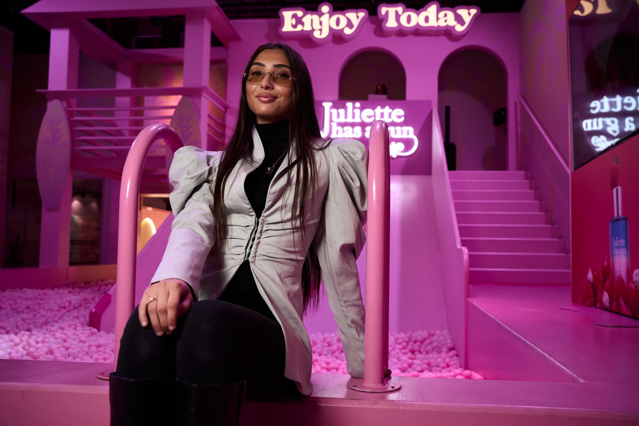  - Miami Shake, le nouveau parfum de la maison Juliette has a gun s’empare du Carrousel du Louvre !