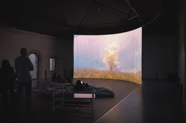 Au Mucem, Laure Prouvost s’empare du fort Saint-Jean avec “Au fort, les âmes sont”