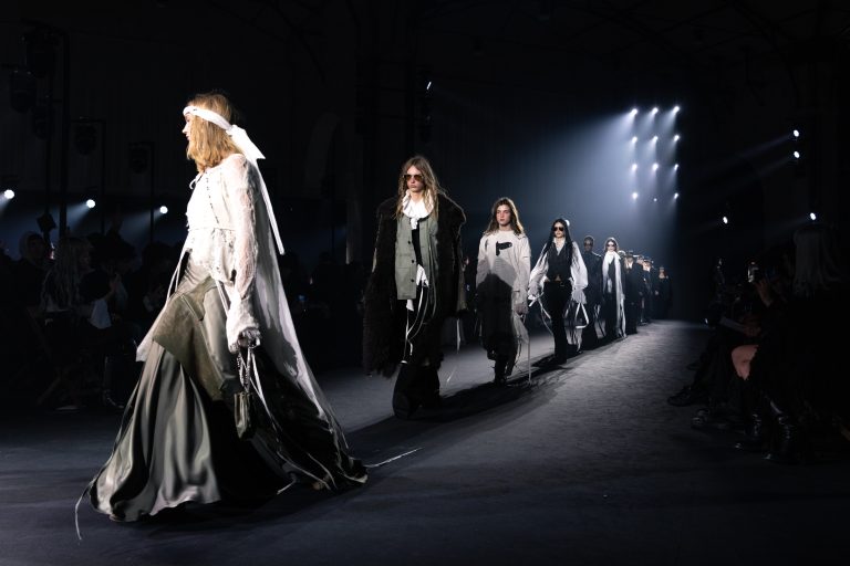 Stefano Gallici présente un road trip introspectif pour Ann Demeulemeester