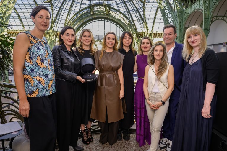  - L’artiste ukrainienne Zhanna Kadyrova remporte le prix Her Art 2025