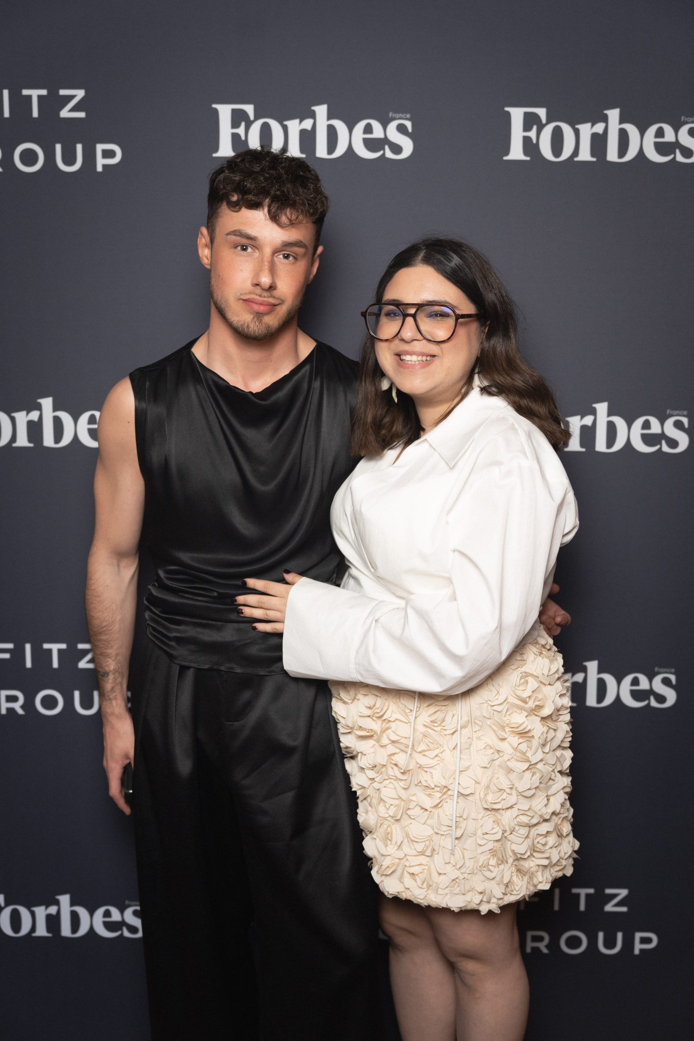  - À la table du dîner Forbes avec Léna Mahfouf au Hollywood Savoy