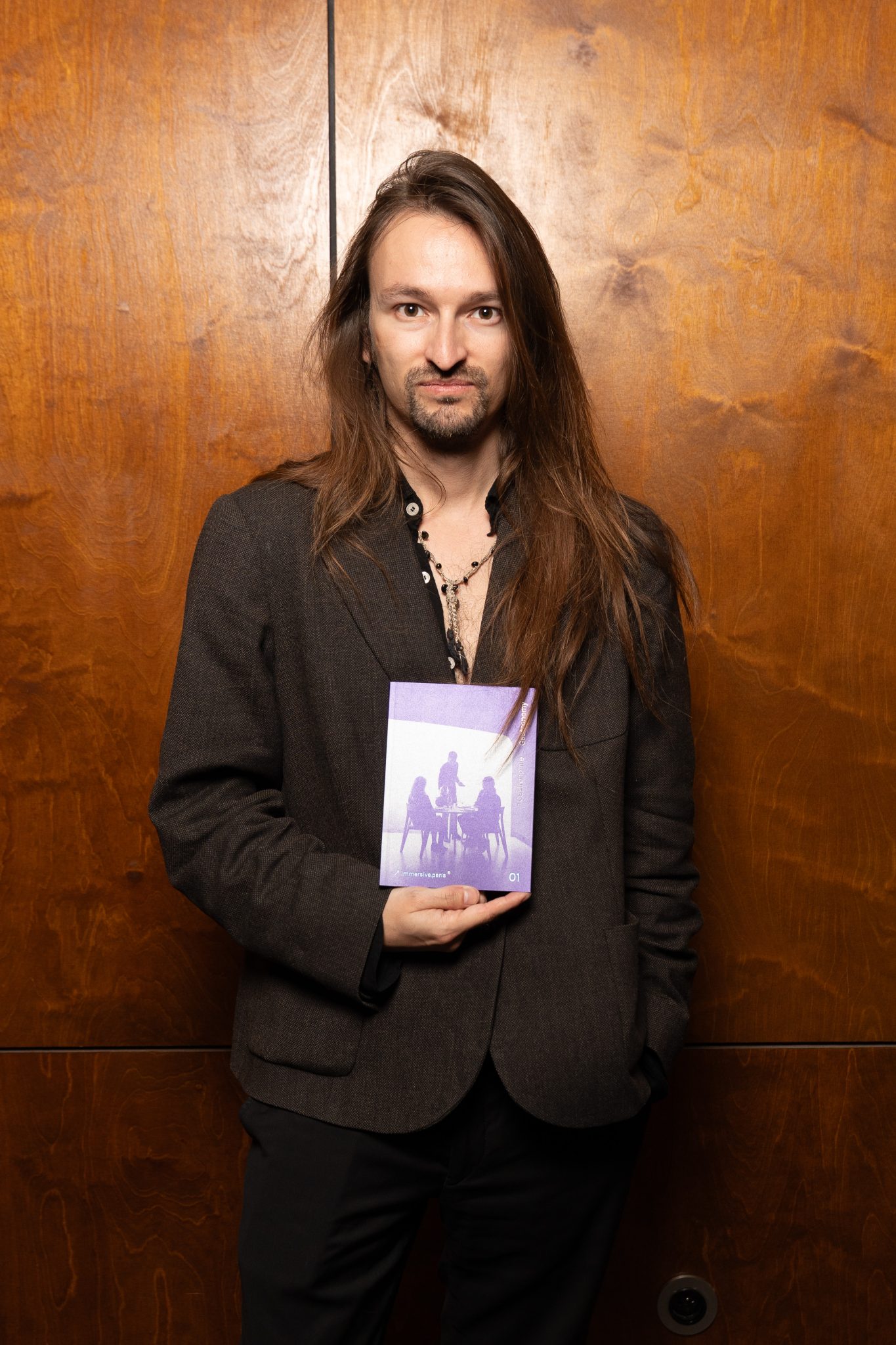  - Mathias Chelebourg présente le tout premier numéro de la collection ↗ immersive.paris ® 