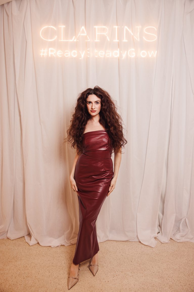  - Clarins et Camille Lou célèbrent leur collaboration avec un dîner à la galerie Wabisabi