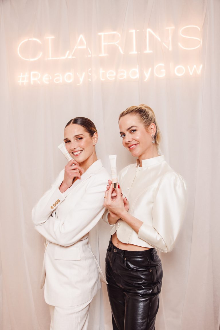  - Clarins et Camille Lou célèbrent leur collaboration avec un dîner à la galerie Wabisabi