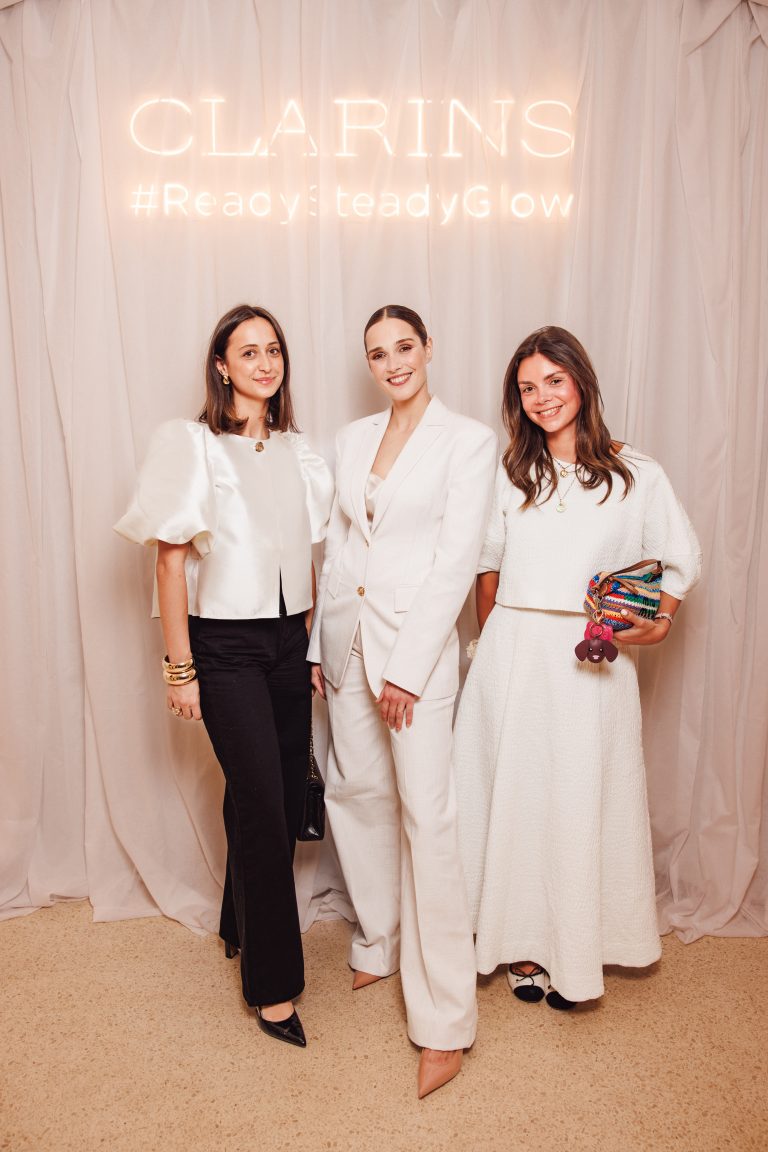  - Clarins et Camille Lou célèbrent leur collaboration avec un dîner à la galerie Wabisabi