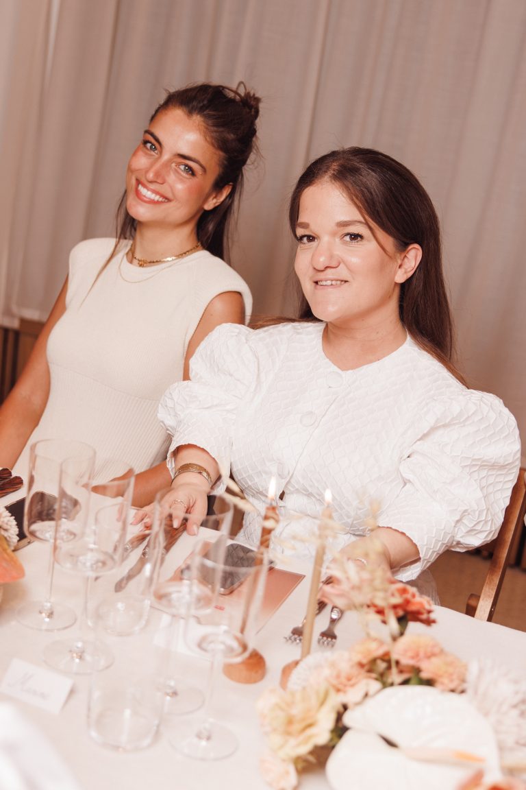  - Clarins et Camille Lou célèbrent leur collaboration avec un dîner à la galerie Wabisabi