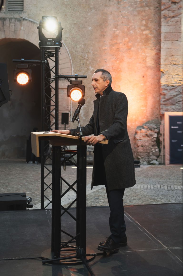  - Au Mucem, Laure Prouvost s’empare du fort Saint-Jean avec “Au fort, les âmes sont”