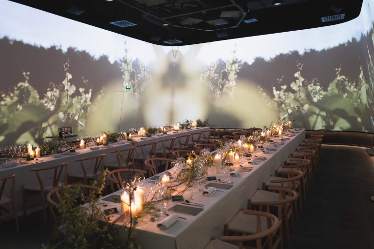 Avec Lélia Demoisy, Ruinart poursuit sa Conversation avec la Nature