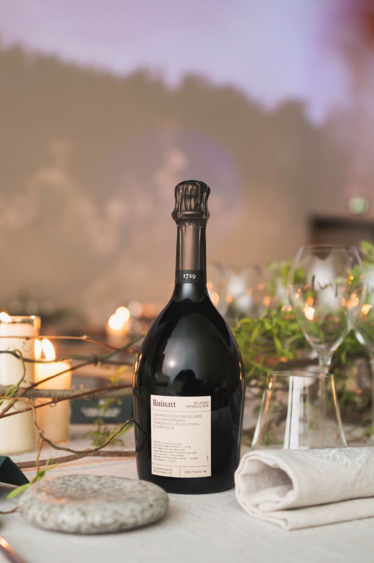 Avec Lélia Demoisy, Ruinart poursuit sa Conversation avec la Nature