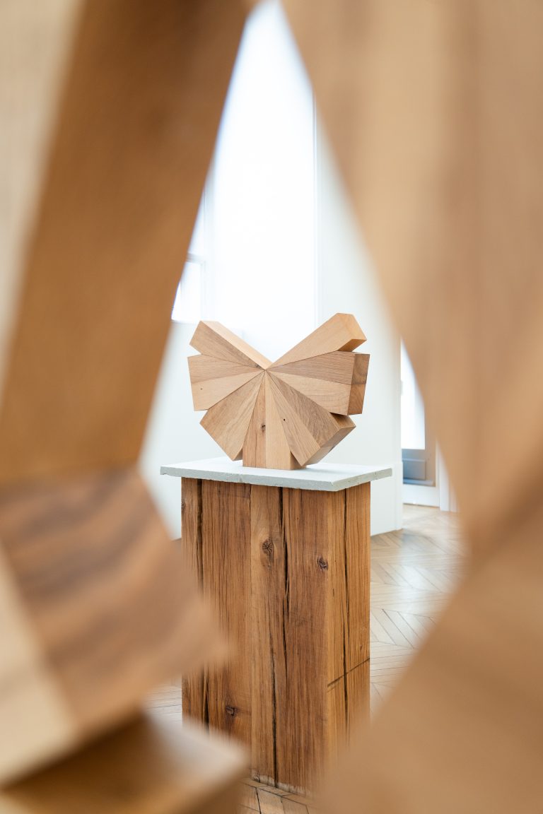 Raphaël Zarka investit le siège de la Maison Liaigre durant Art Paris