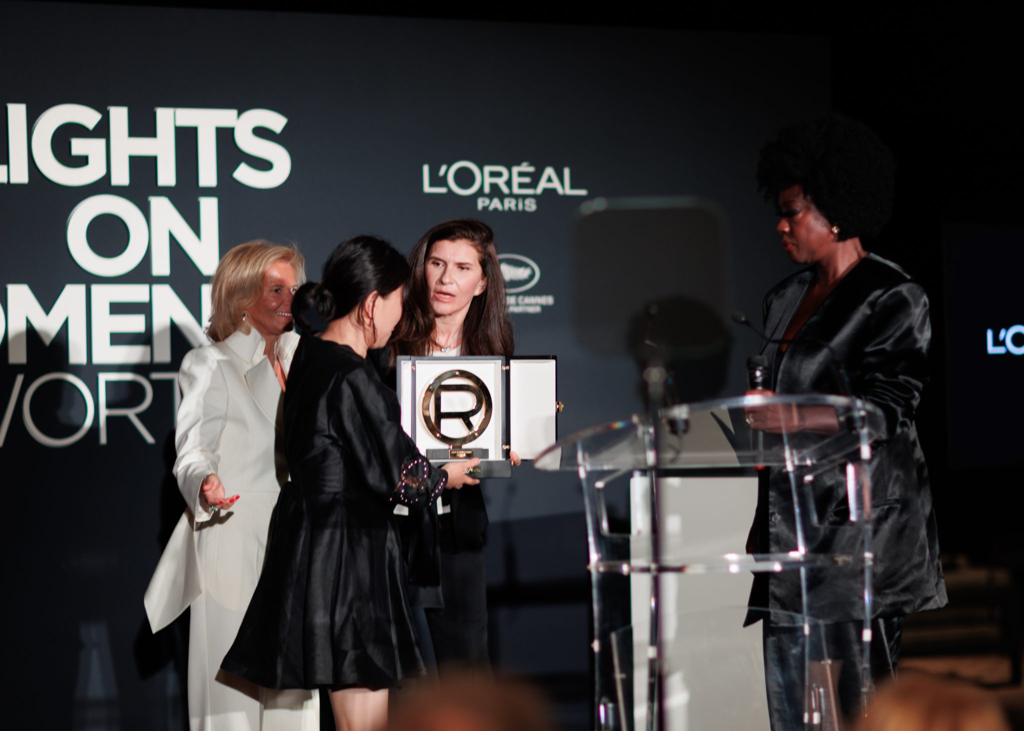  - La 5e édition du prix Lights on Women’s Worth par L’Oréal Paris