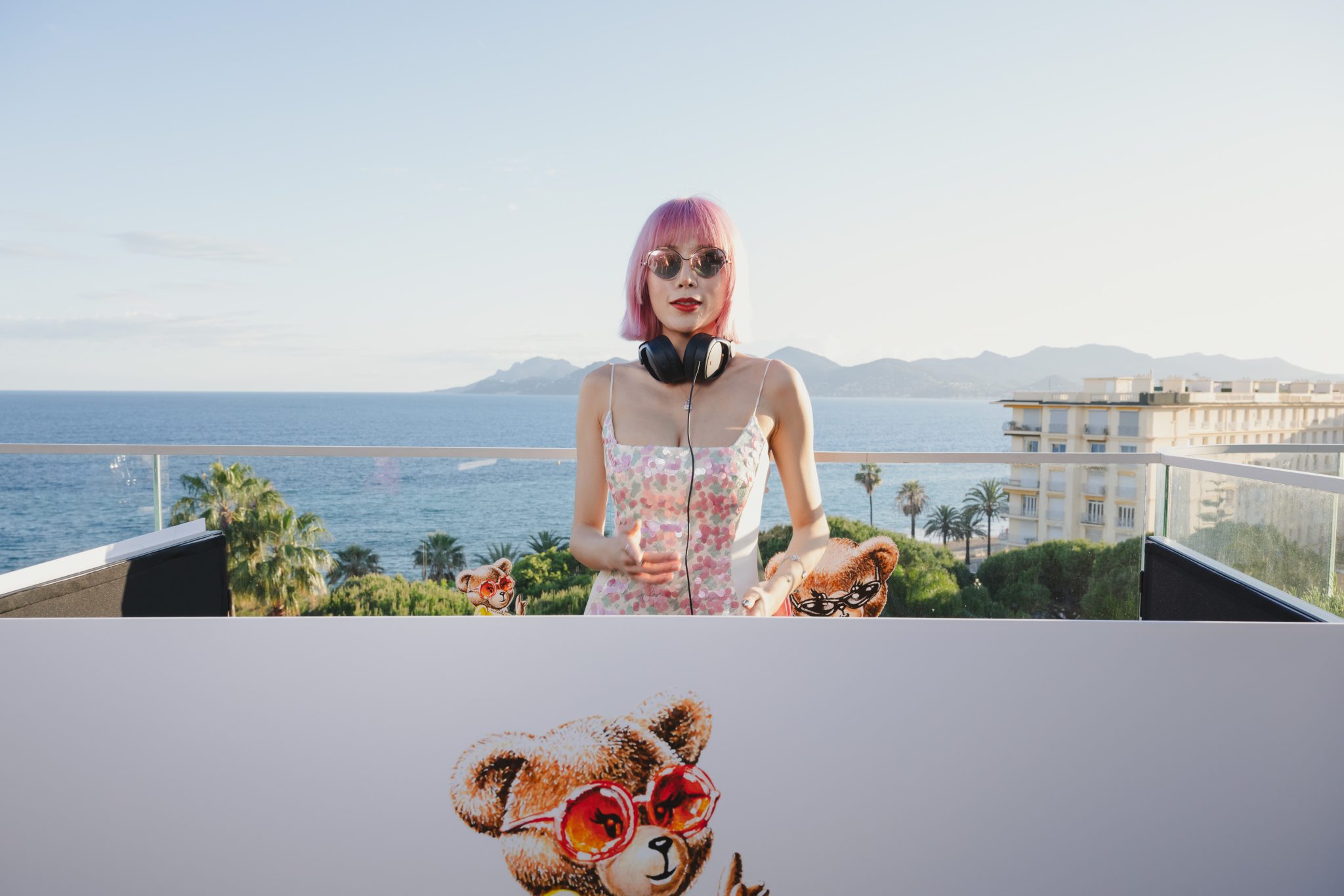  - HFC Paris prend ses quartiers sur la Croisette avec son nouveau parfum Dazzling Girls