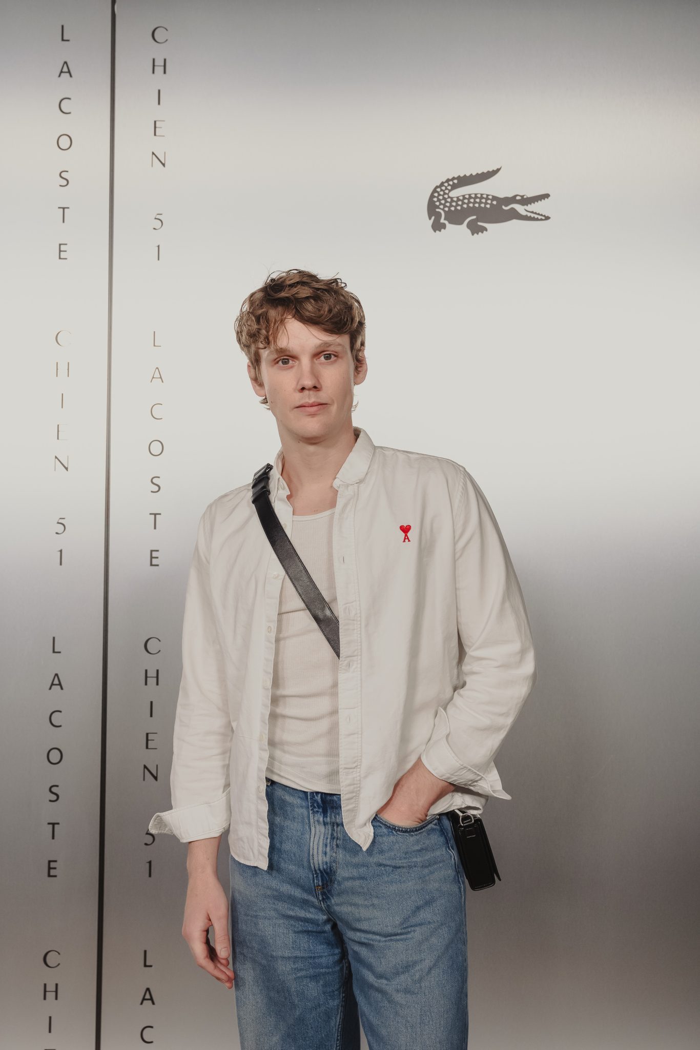  - Chien 51 s’ébroue chez Lacoste avec le casting du film au grand complet