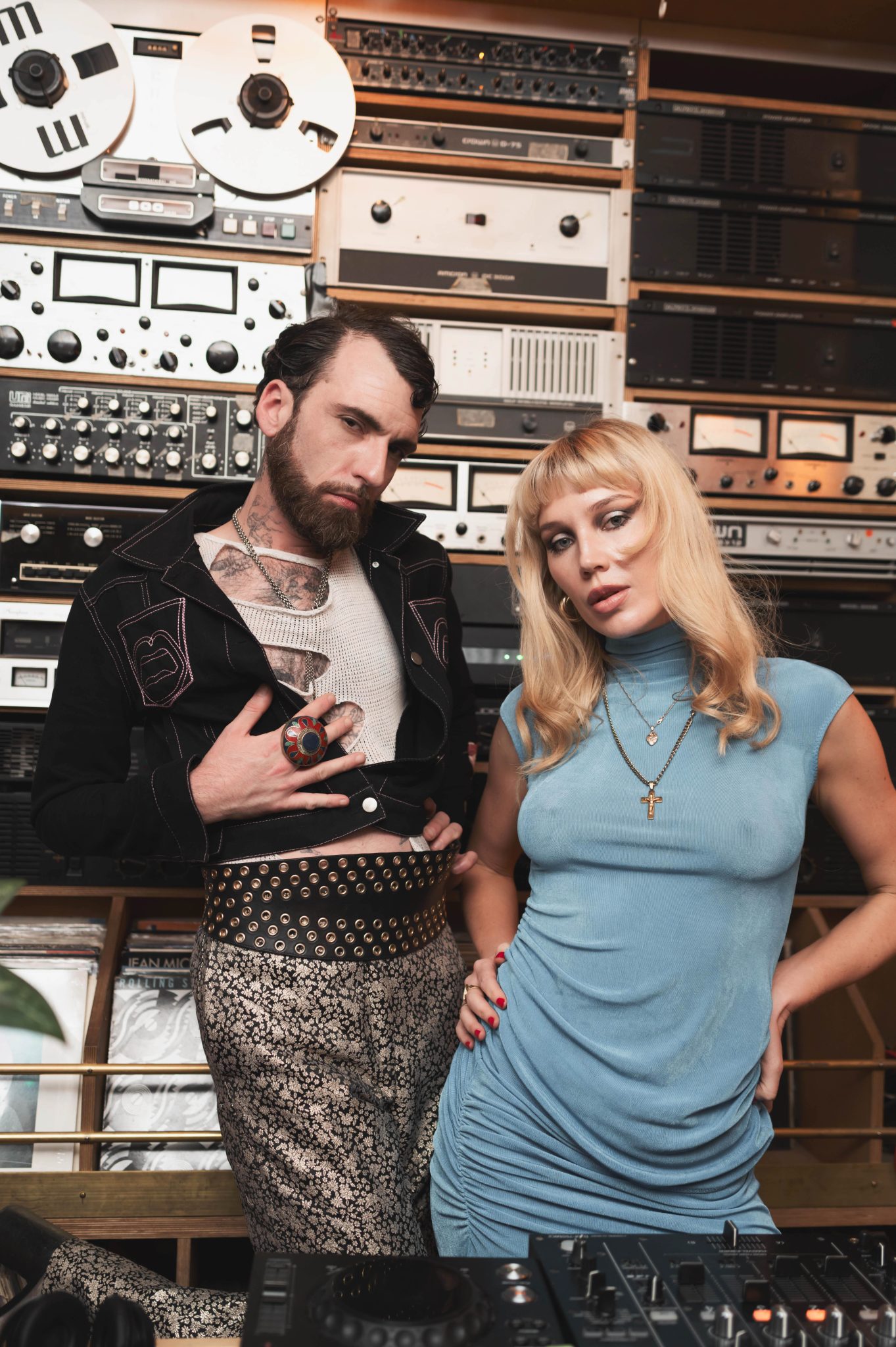  - L’artiste André revisite la célèbre canette 1664 Blanc