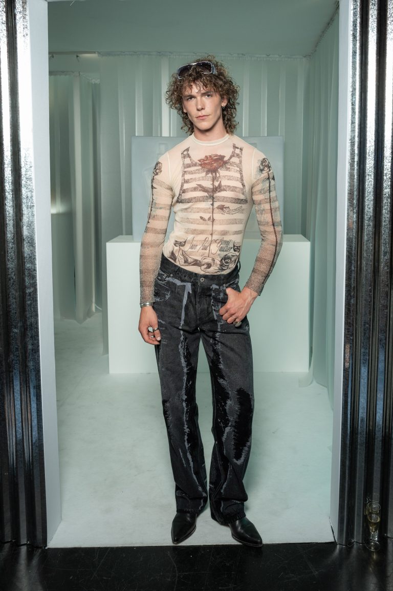  - L’exposition « Et Gaultier créa l’Homme. Le Male : Passé, Présent, Futur » célèbre un parfum culte