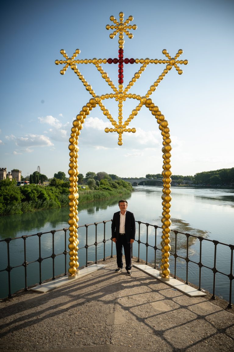  - Jean-Michel Othoniel dévoile son exposition d’envergure au coeur de la cité des papes