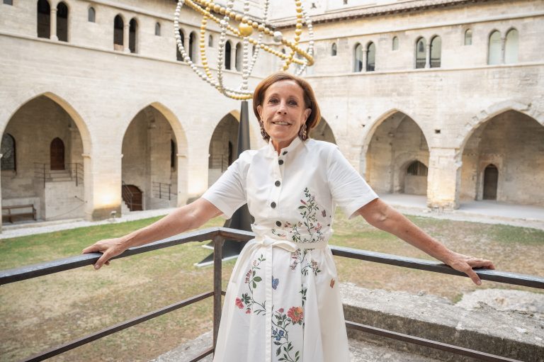  - Jean-Michel Othoniel dévoile son exposition d’envergure au coeur de la cité des papes