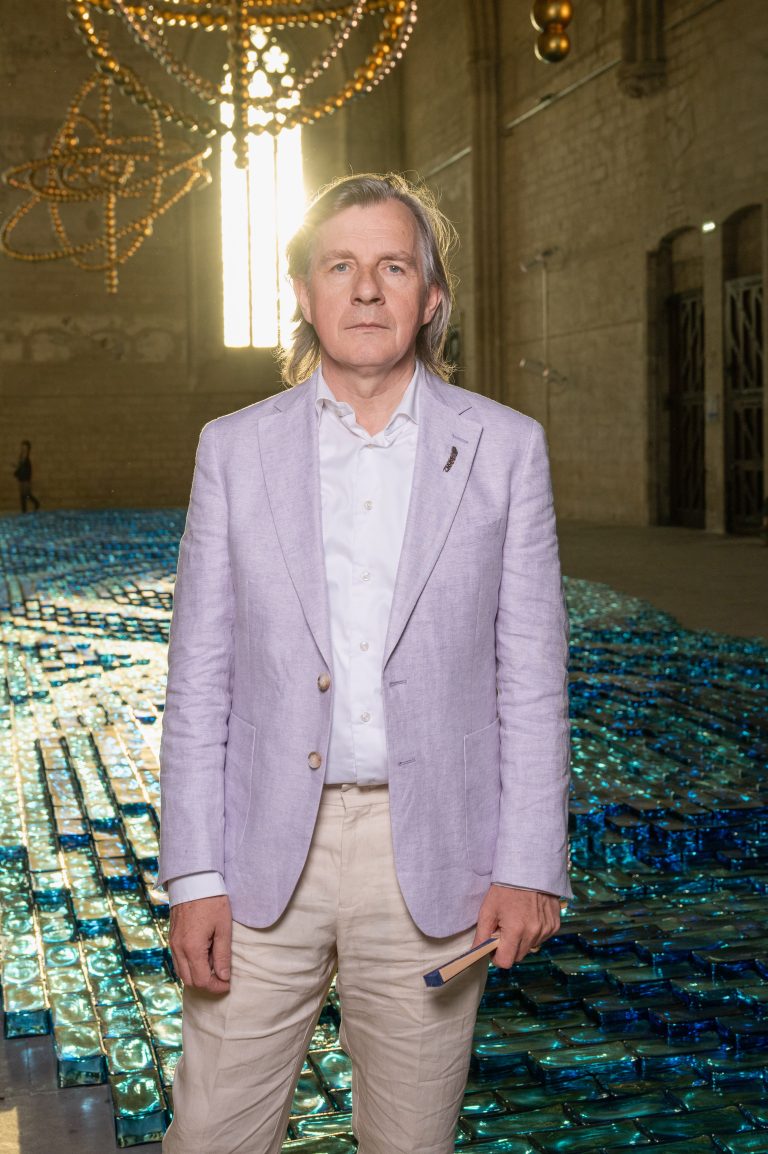  - Jean-Michel Othoniel dévoile son exposition d’envergure au coeur de la cité des papes