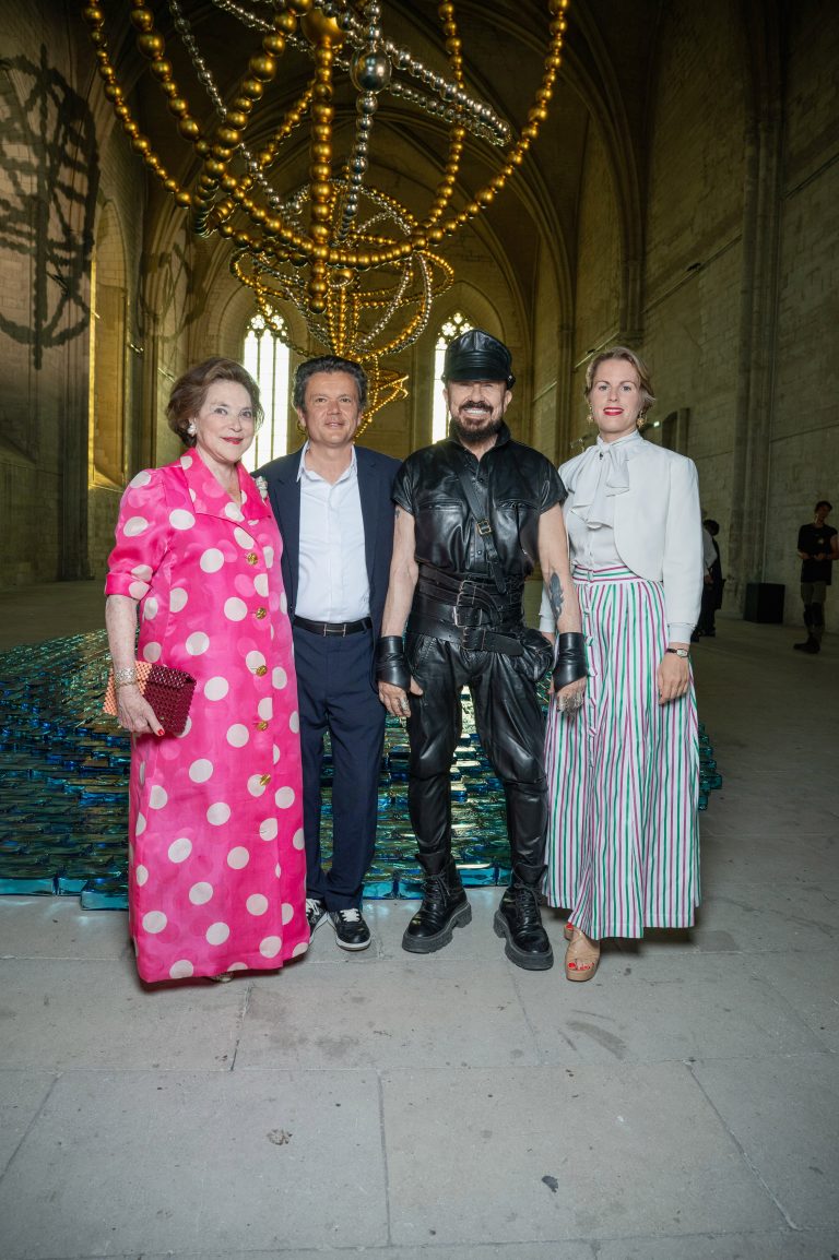  - Jean-Michel Othoniel dévoile son exposition d’envergure au coeur de la cité des papes