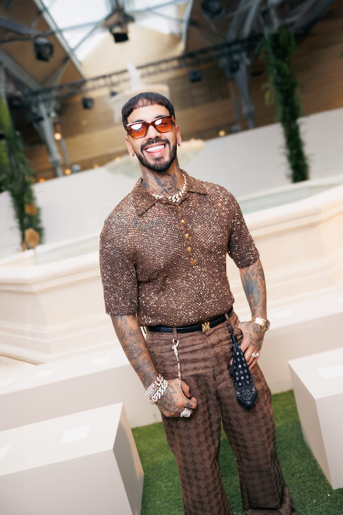  - Amiri sème les graines de son jardin luxueux à la française