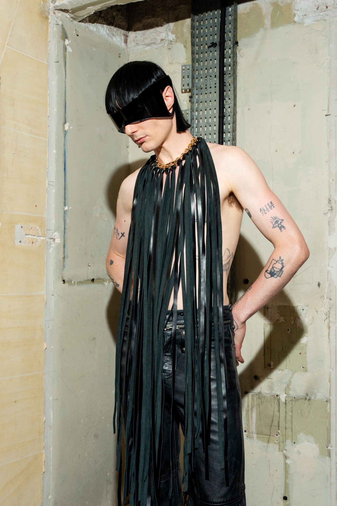  - La démesure maîtrisée d’EGONLAB s’empare de la Fashion Week parisienne