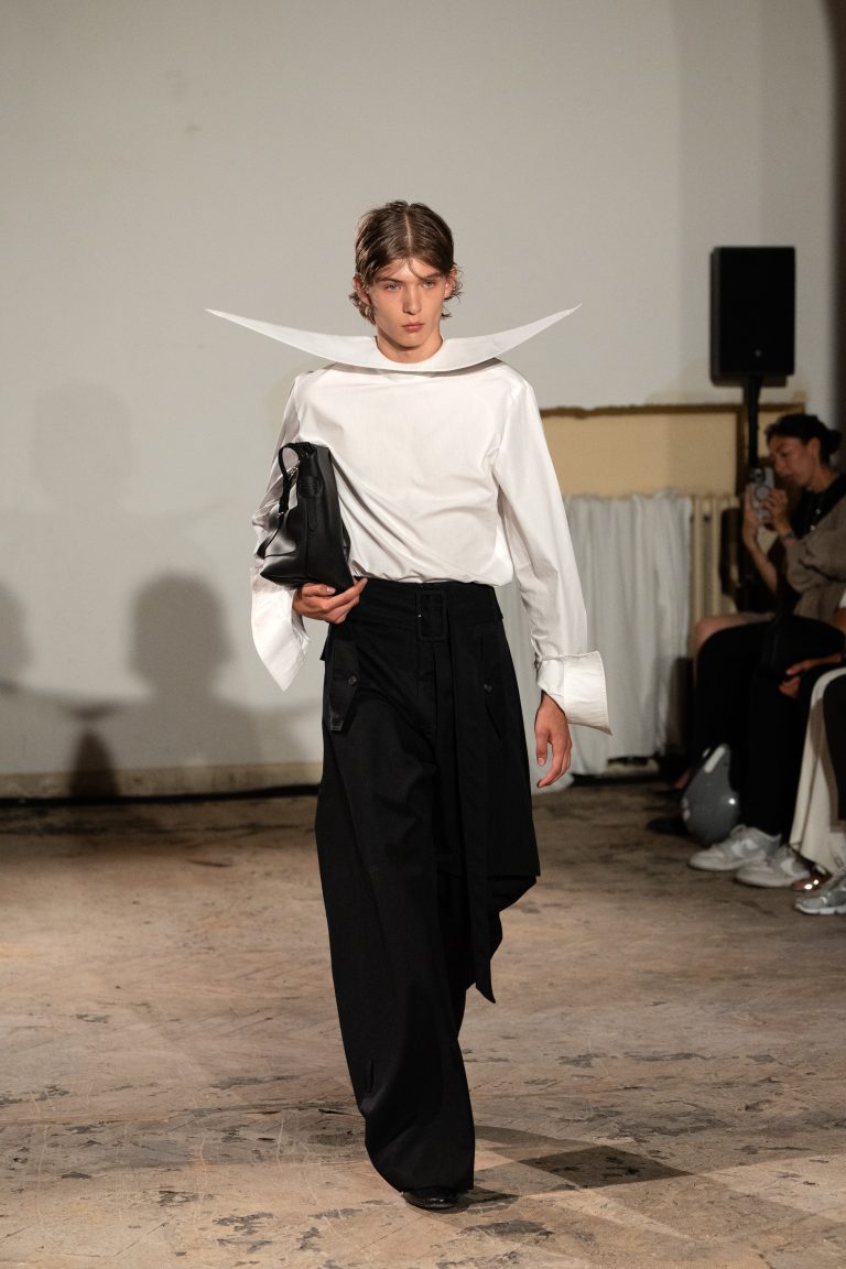 La démesure maîtrisée d’EGONLAB s’empare de la Fashion Week parisienne