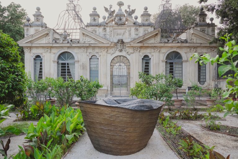 Wangechi Mutu alla Galleria Borghese: arte, mito e metamorfosi nella notte romana