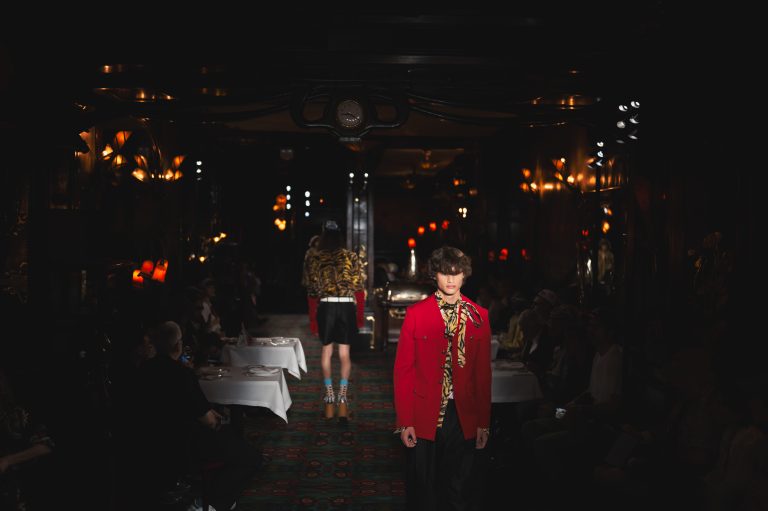 Kenzo sort ses griffes chez Maxim’s
